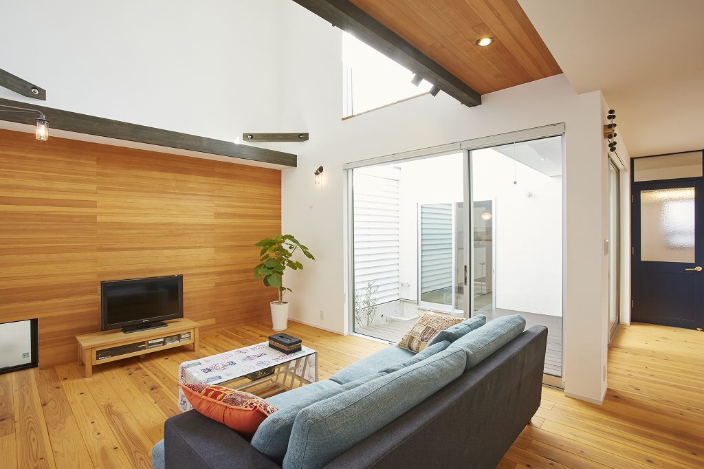 中庭とつながる自由な暮らし