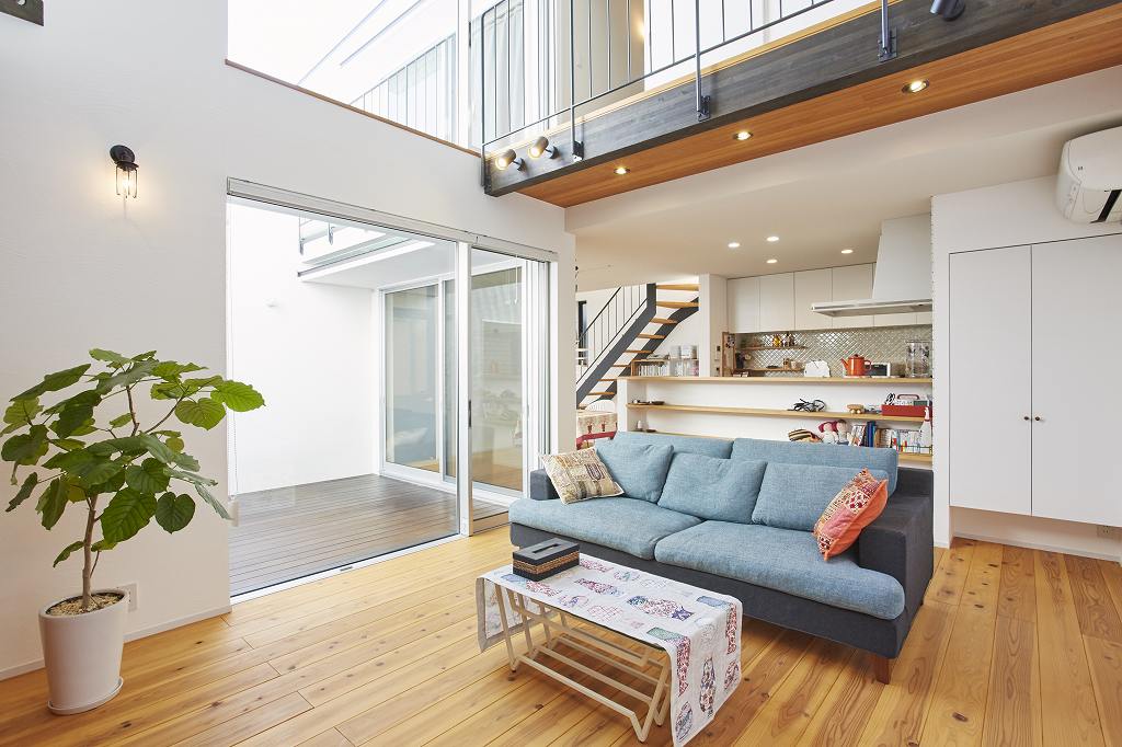 中庭とつながる自由な暮らし