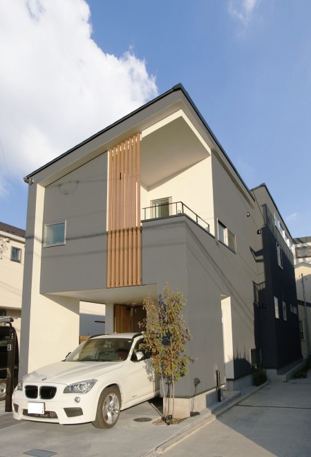 建物自体に凹凸をつけてリズム感をだした外観