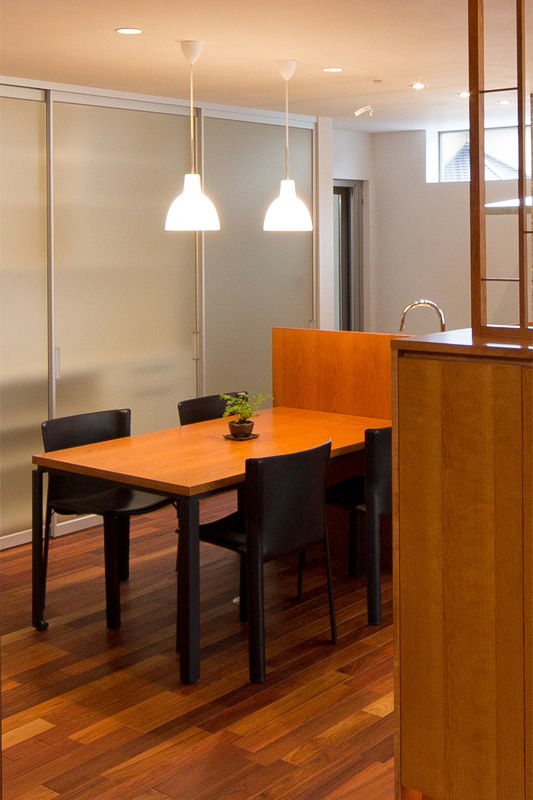 ダイニングテーブル