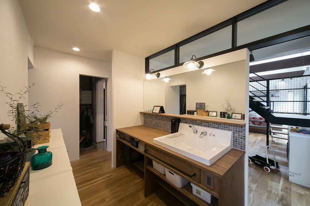 郊外住宅地でナチュラルに暮らす家