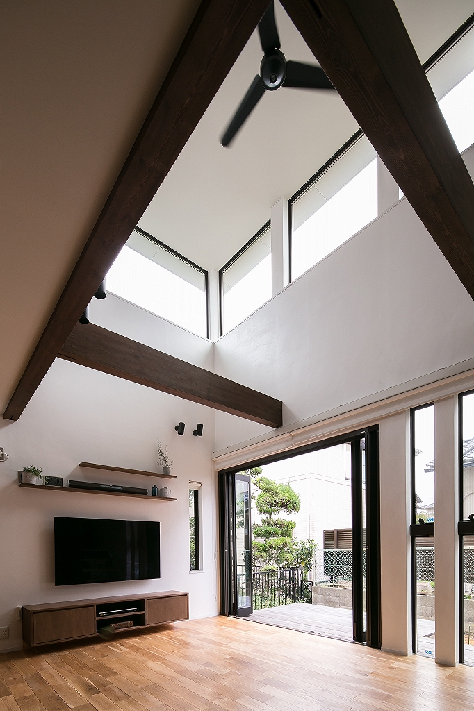 郊外住宅地でナチュラルに暮らす家