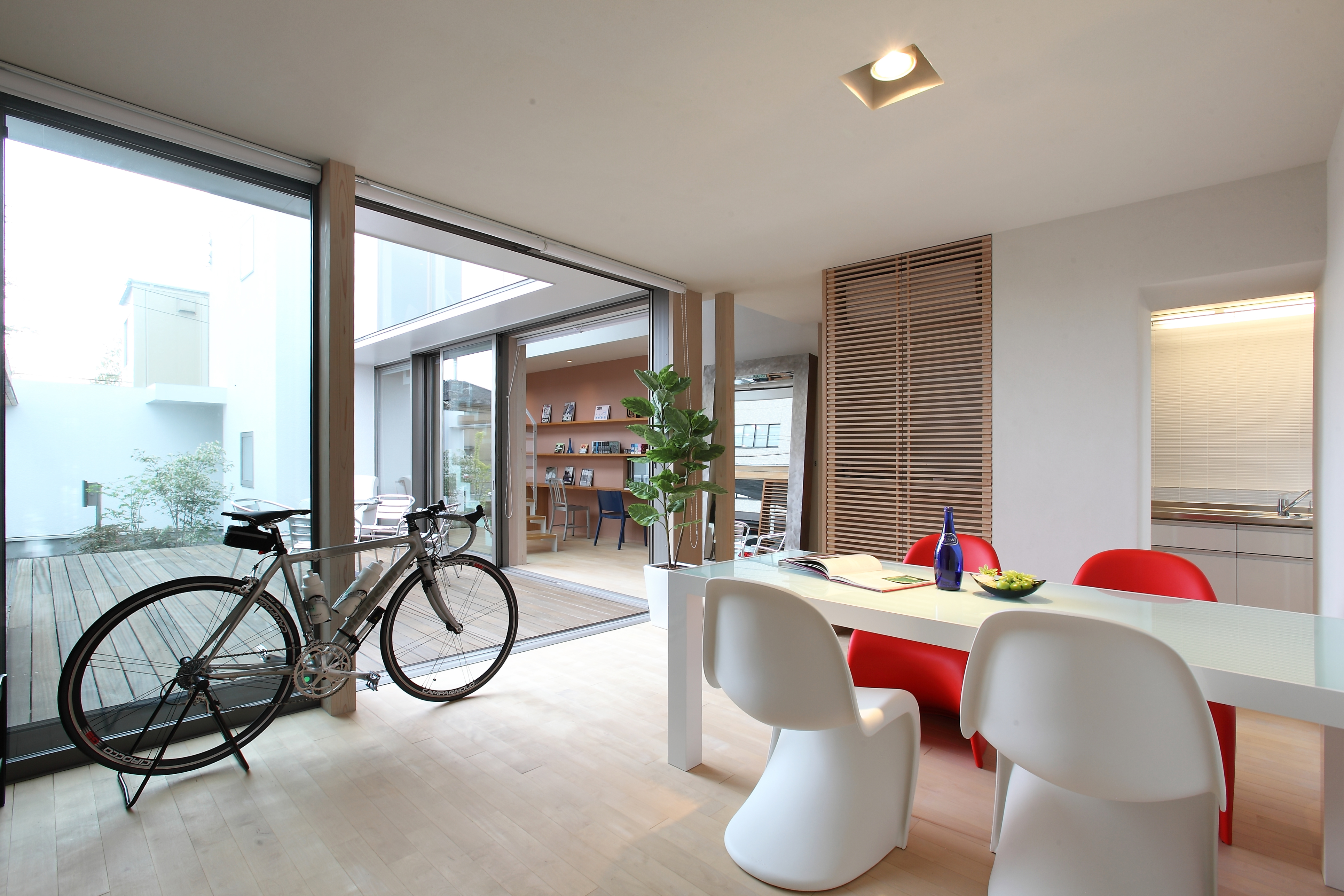 収納のあるリビングルーム