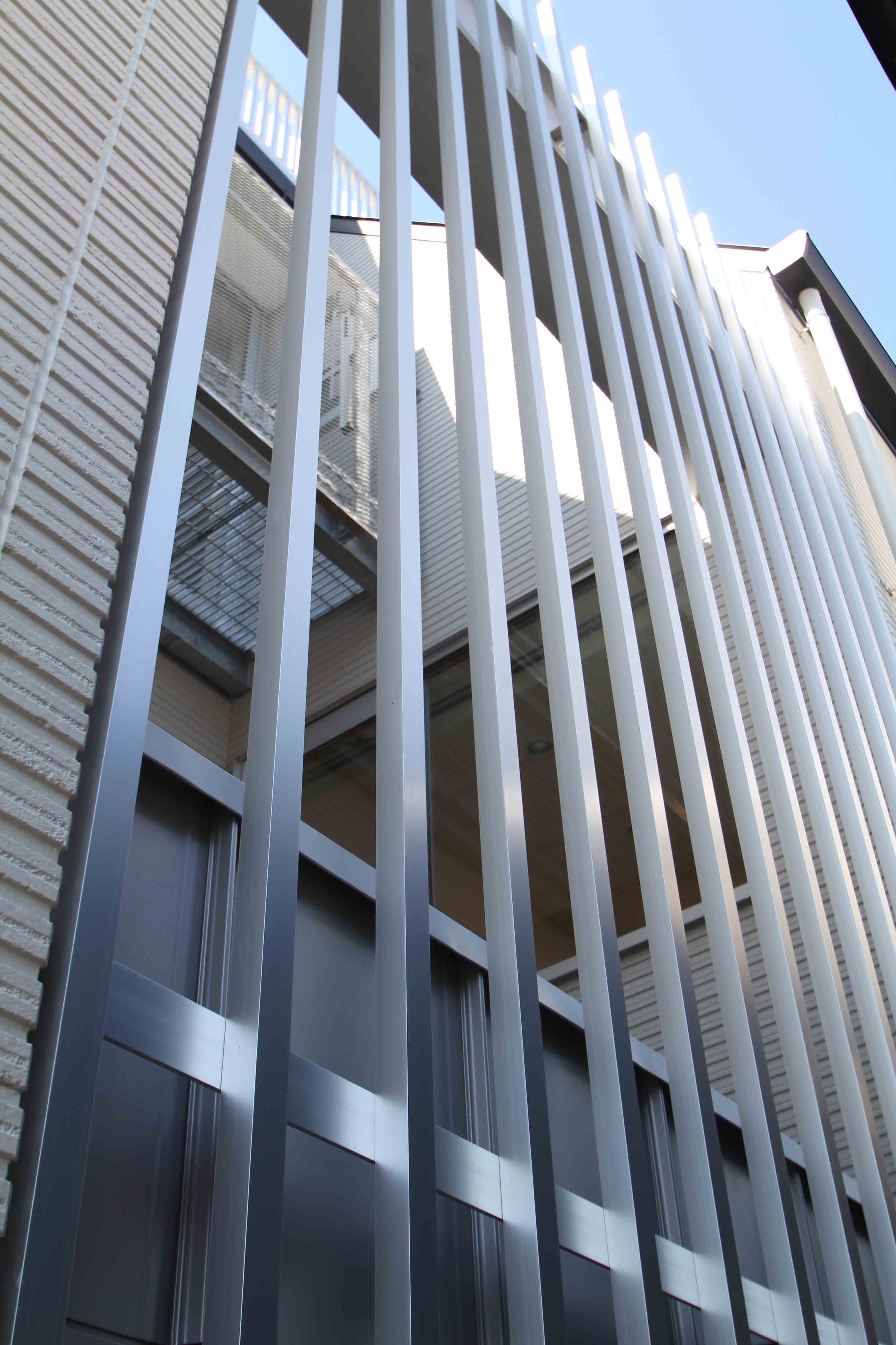 ルーバー｜狭小間口の家｜東京都北区