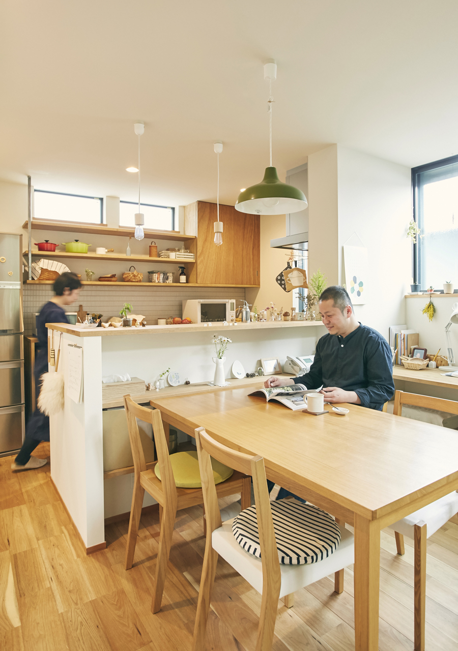 三角屋根と中庭の家