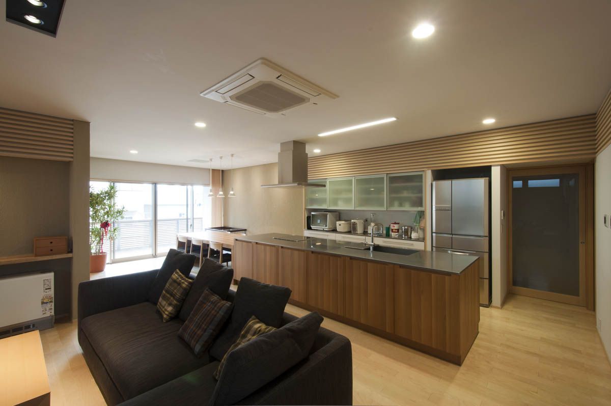 リビングからキッチンを見る