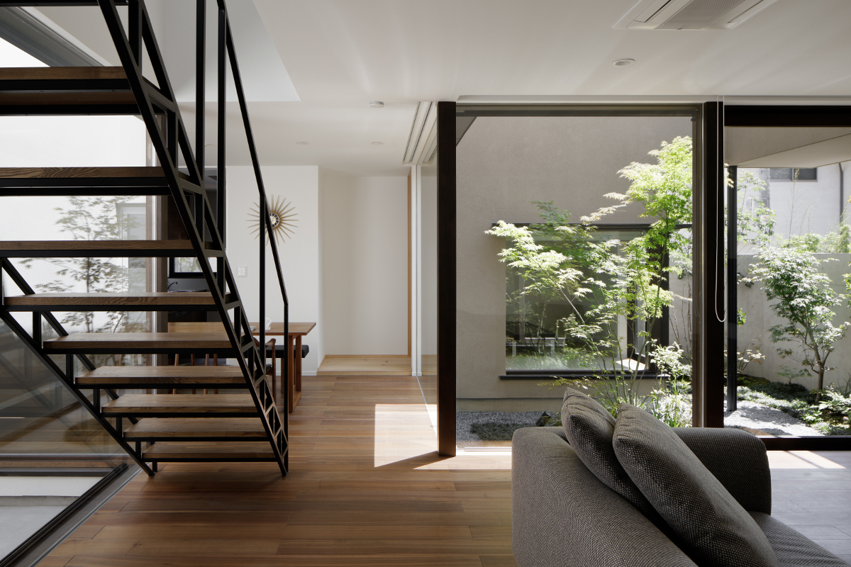 リビングと中庭