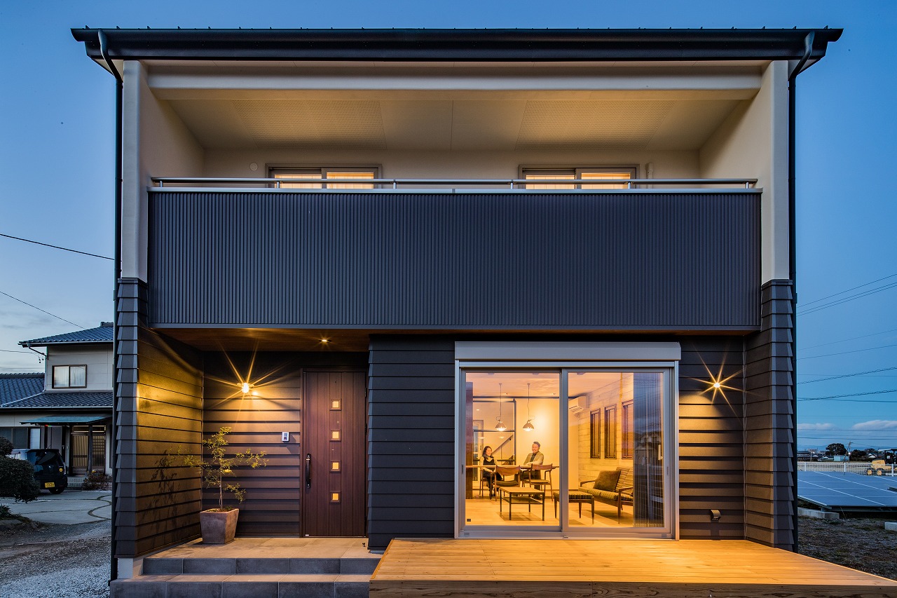 ラップサイディングと塗り壁のコラボレーション