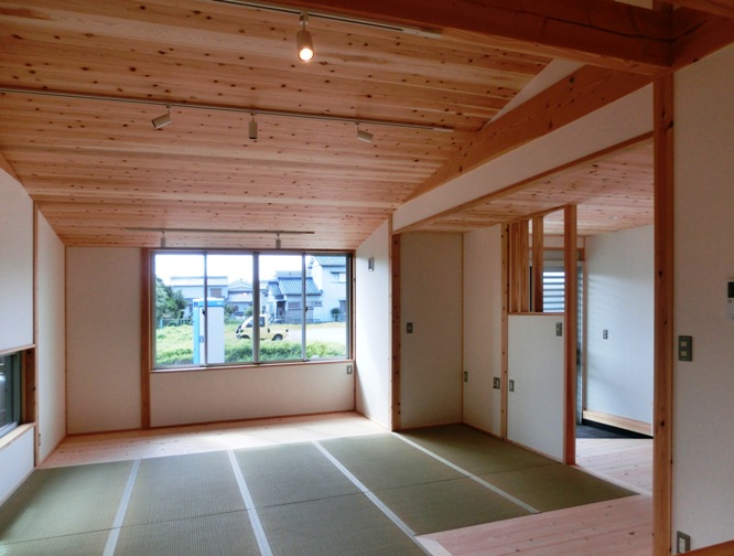 リビングダイニング､キッチンは大きな１ルームで繋がる