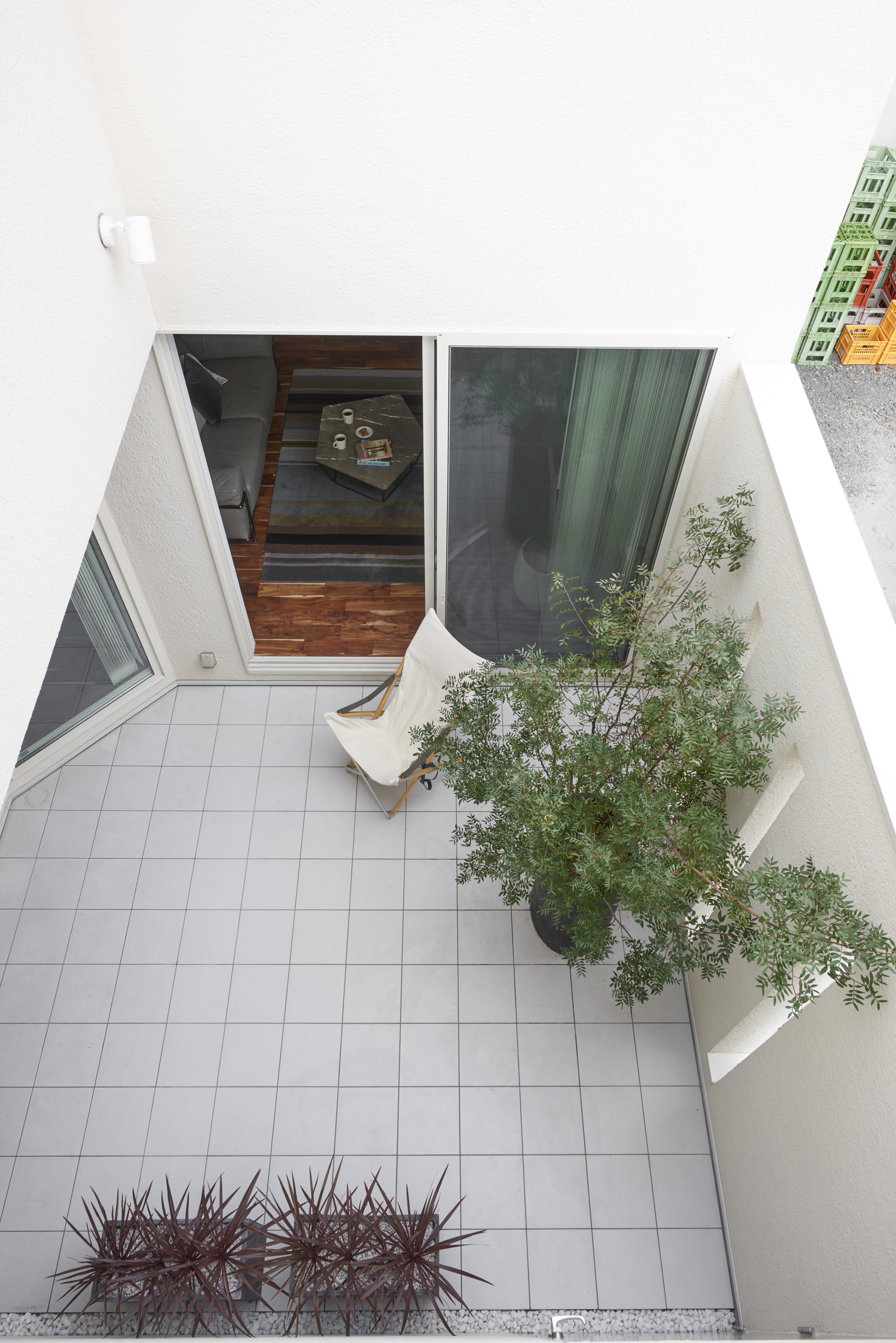 室内に光と風を運び込む中庭