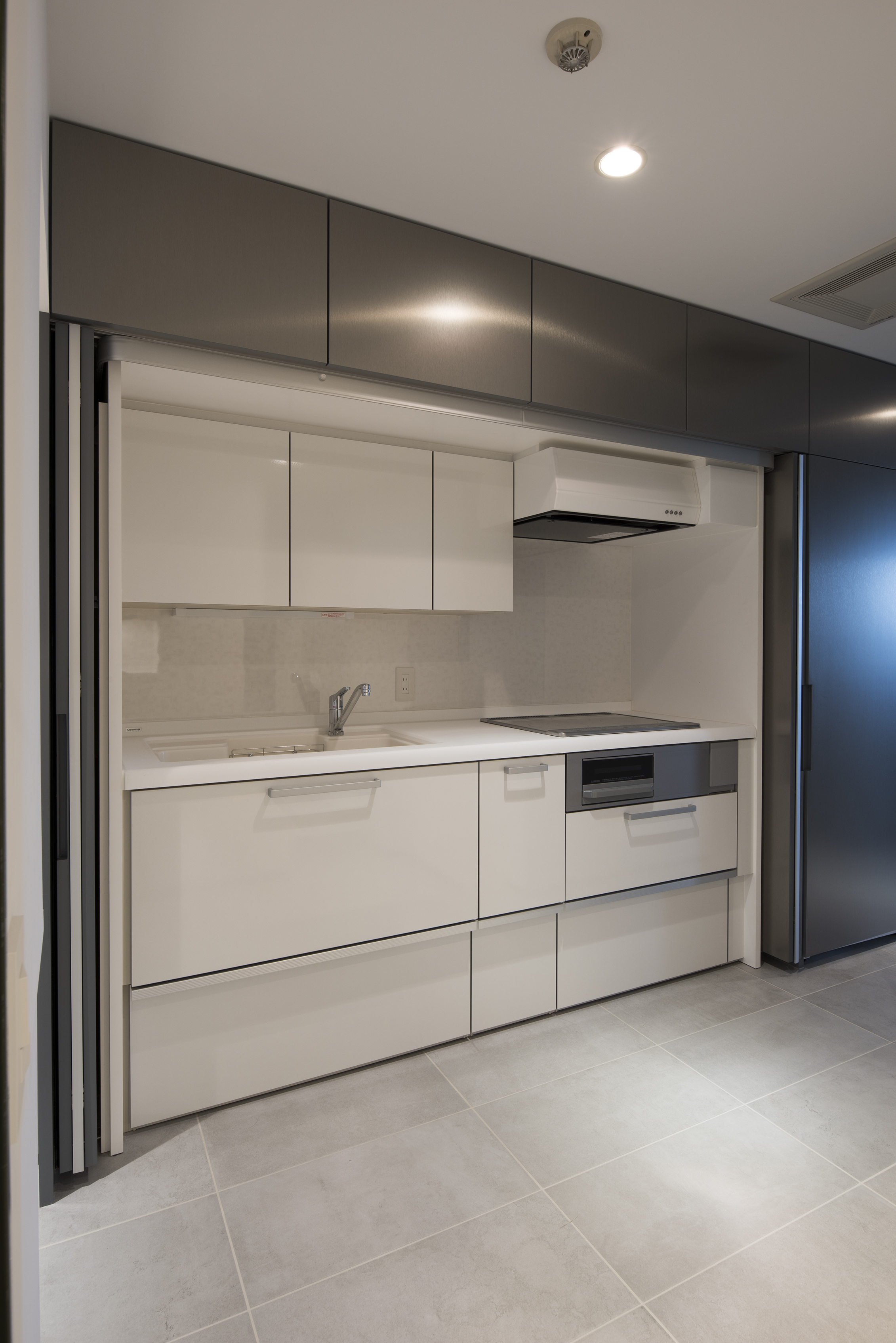 キッチンを収納する扉ーその②