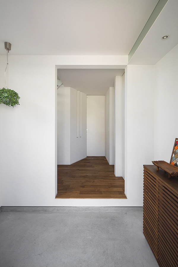 生活感を排除した玄関
