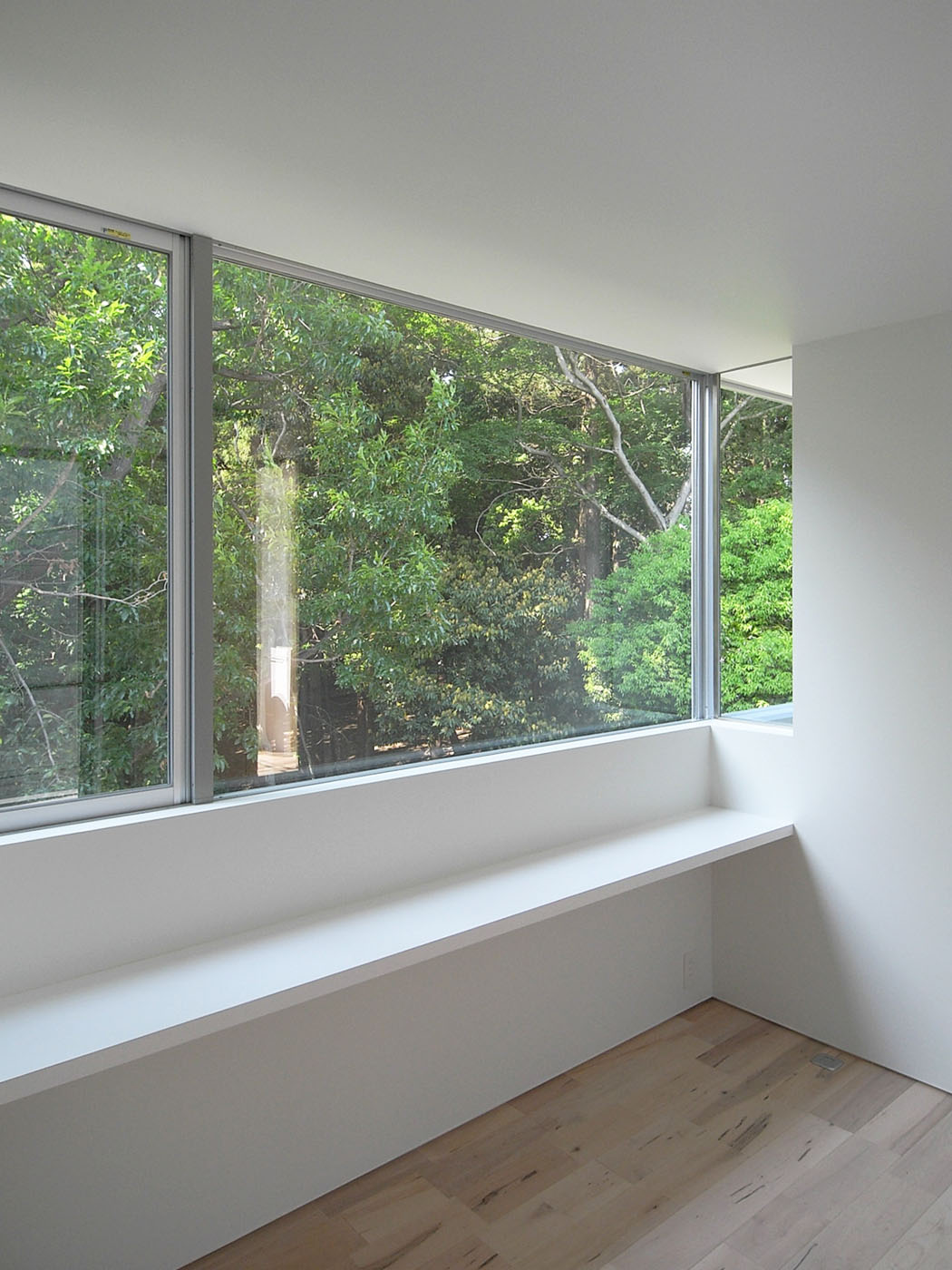 リビングの造付けデスク