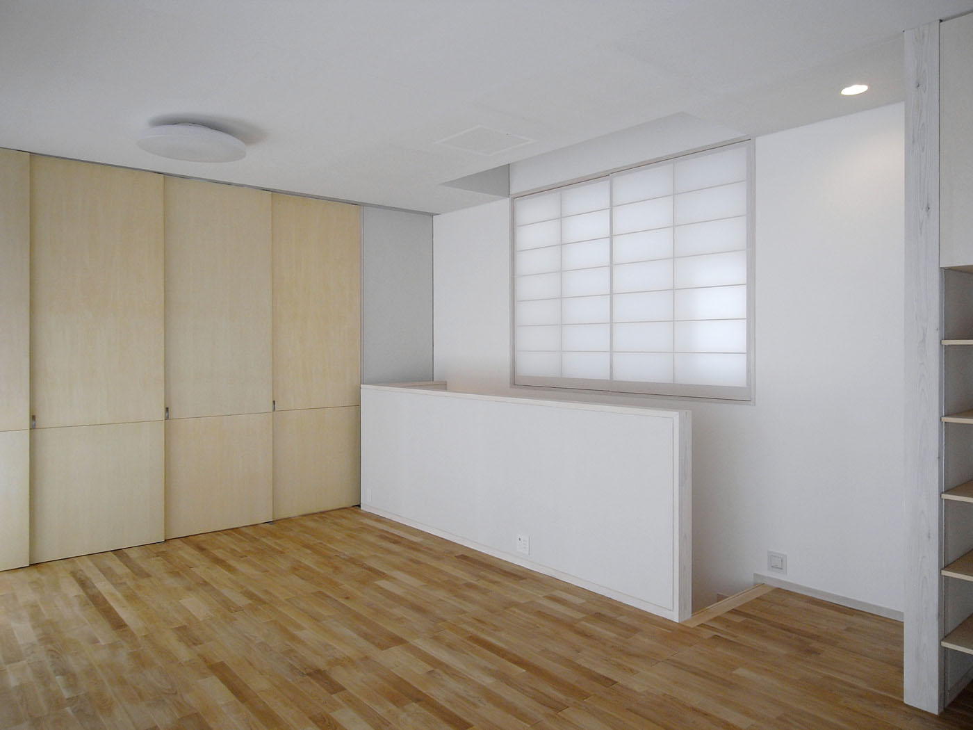 可動間仕切りで仕切ったリビング