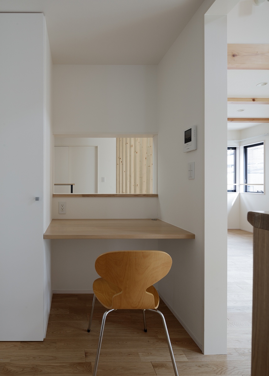 キッチン脇のワークカウンター