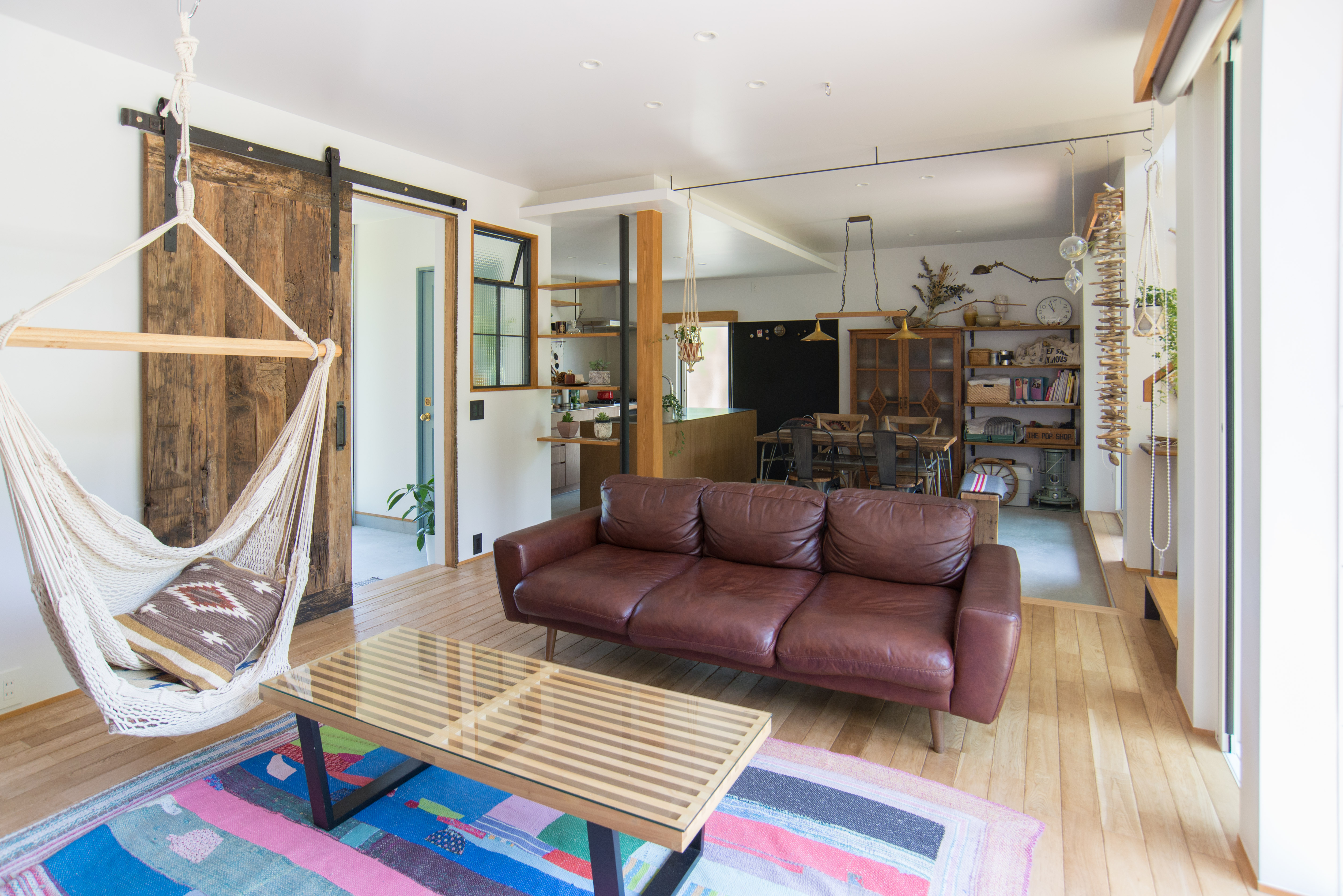 リビングから土間ダイニング