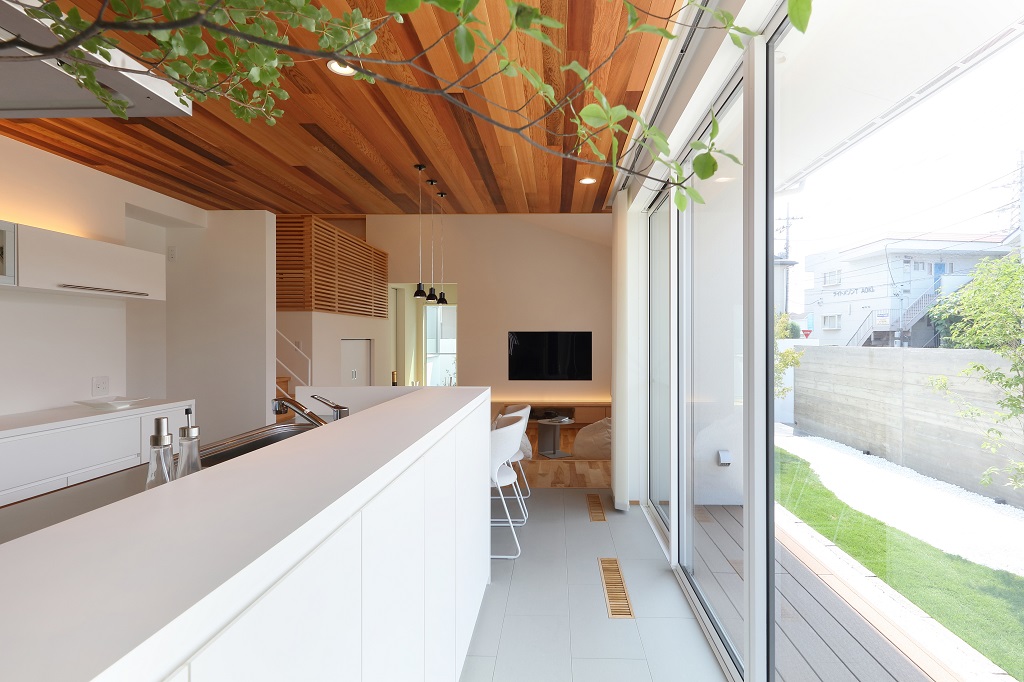庭との距離を縮めてくれる平屋の暮らし