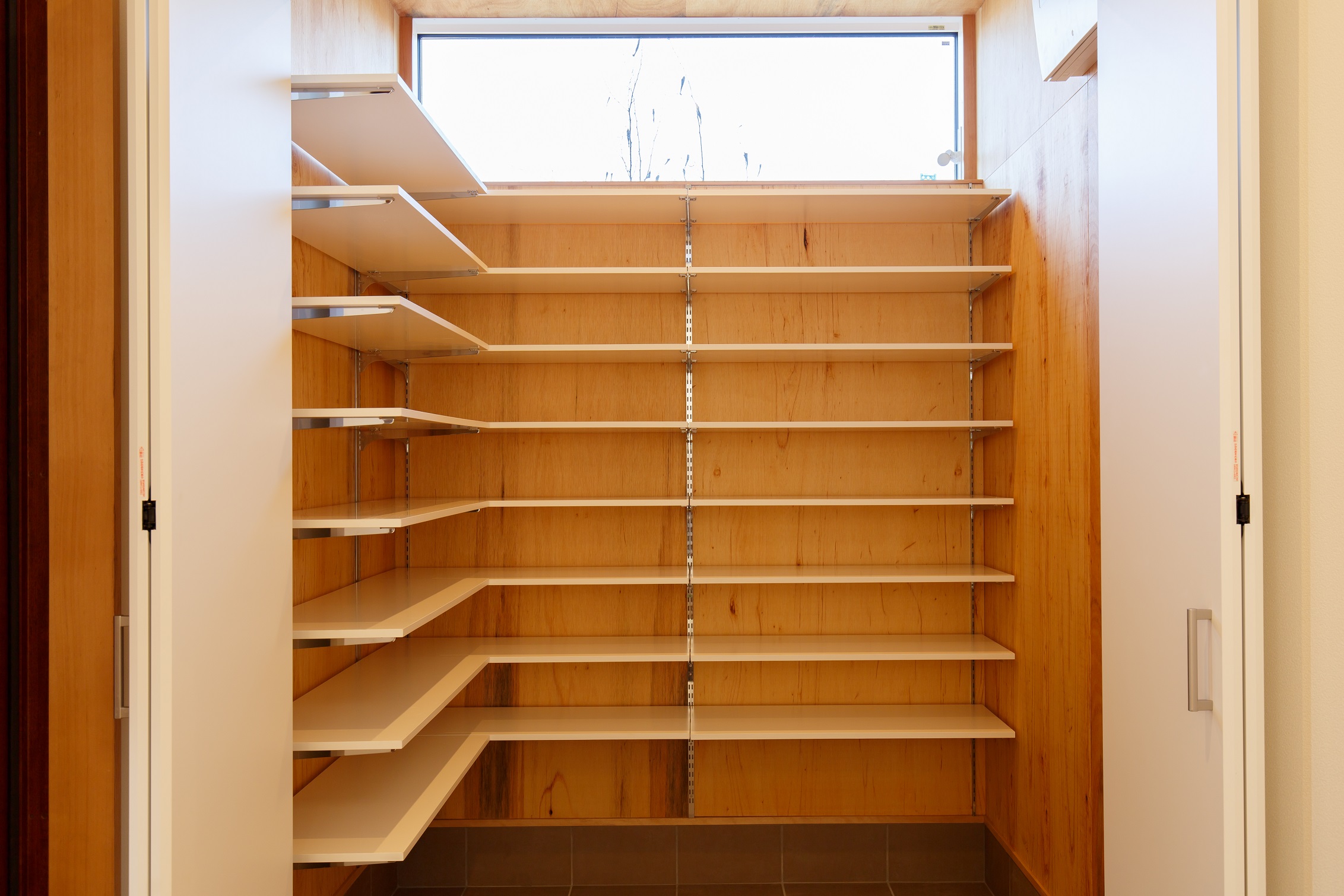 玄関脇のシューズインクローゼット