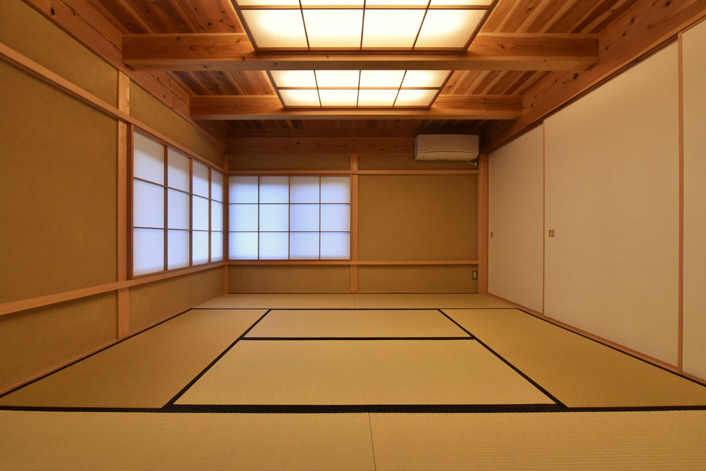 八畳間