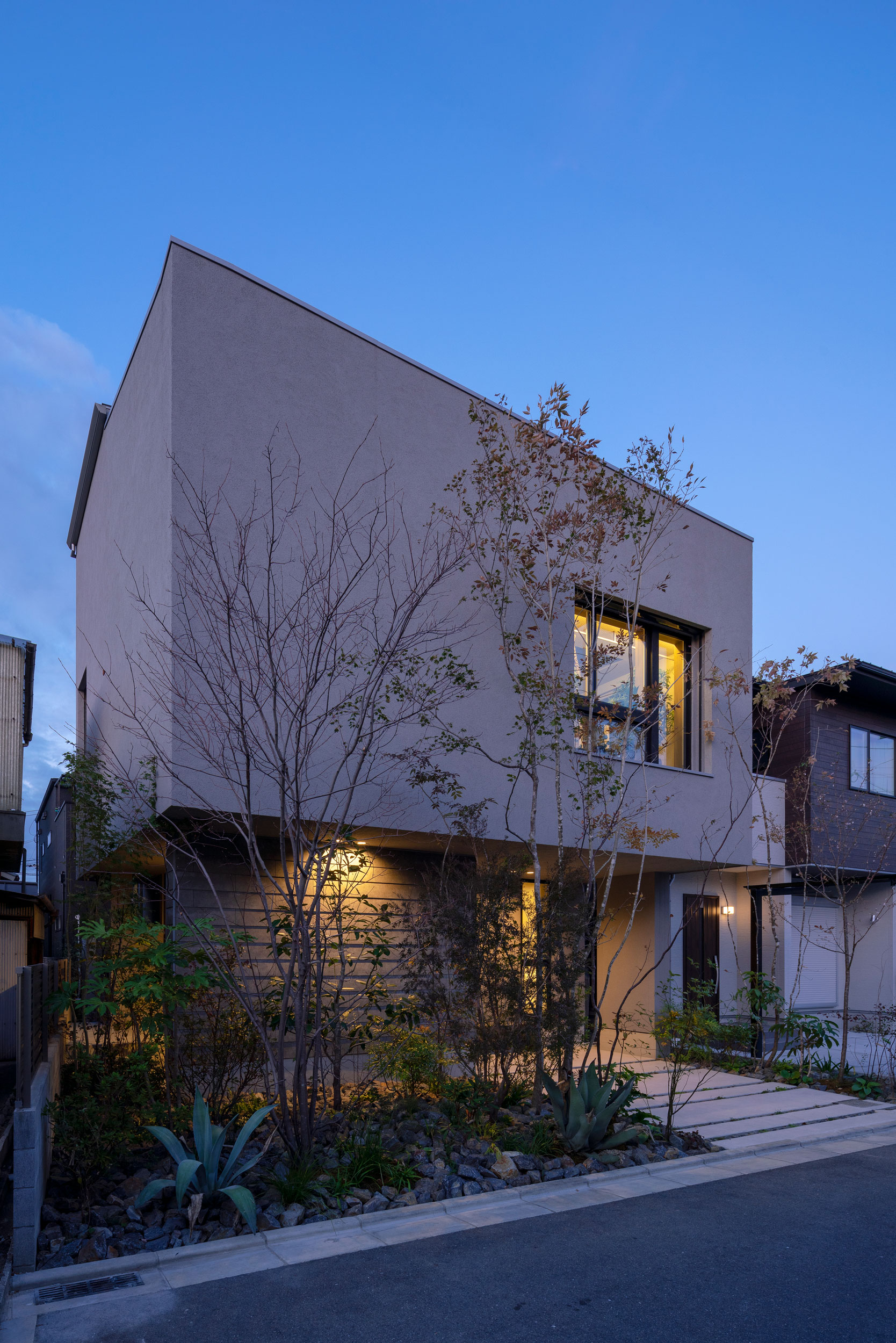 夜はまた違った雰囲気に