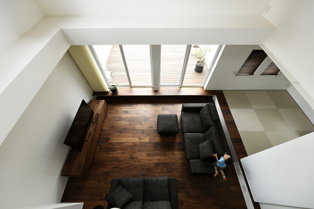 吹き抜けのあるリビング