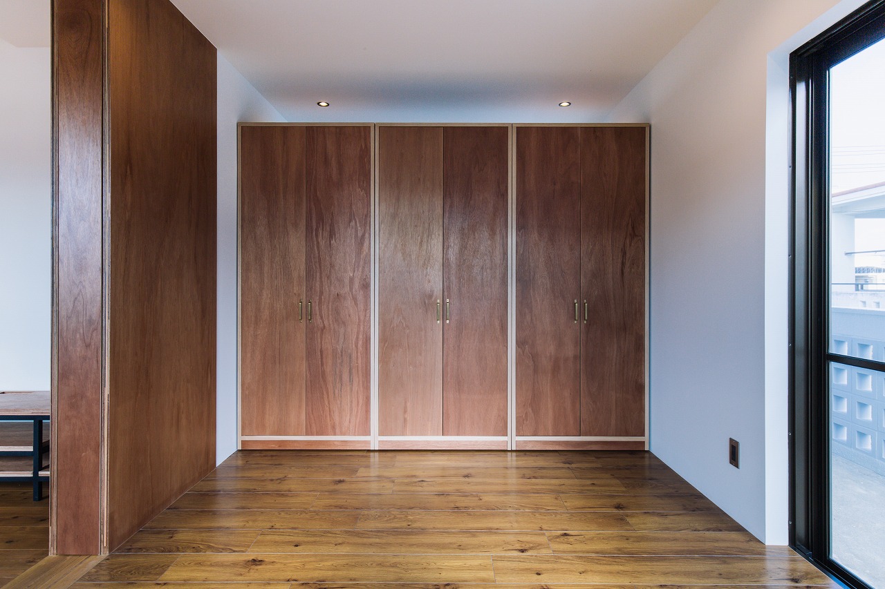 ラワン材の造作家具や建具