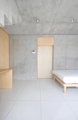 囲み庭の家 La Casa col Cortiletto Interno - by mcja