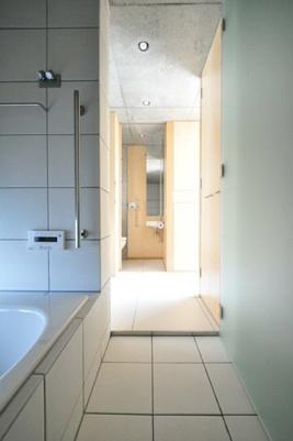 囲み庭の家 La Casa col Cortiletto Interno - by mcja