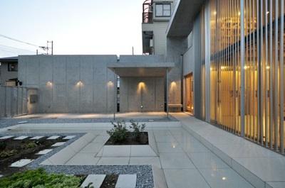 囲み庭の家 La Casa col Cortiletto Interno - by mcja