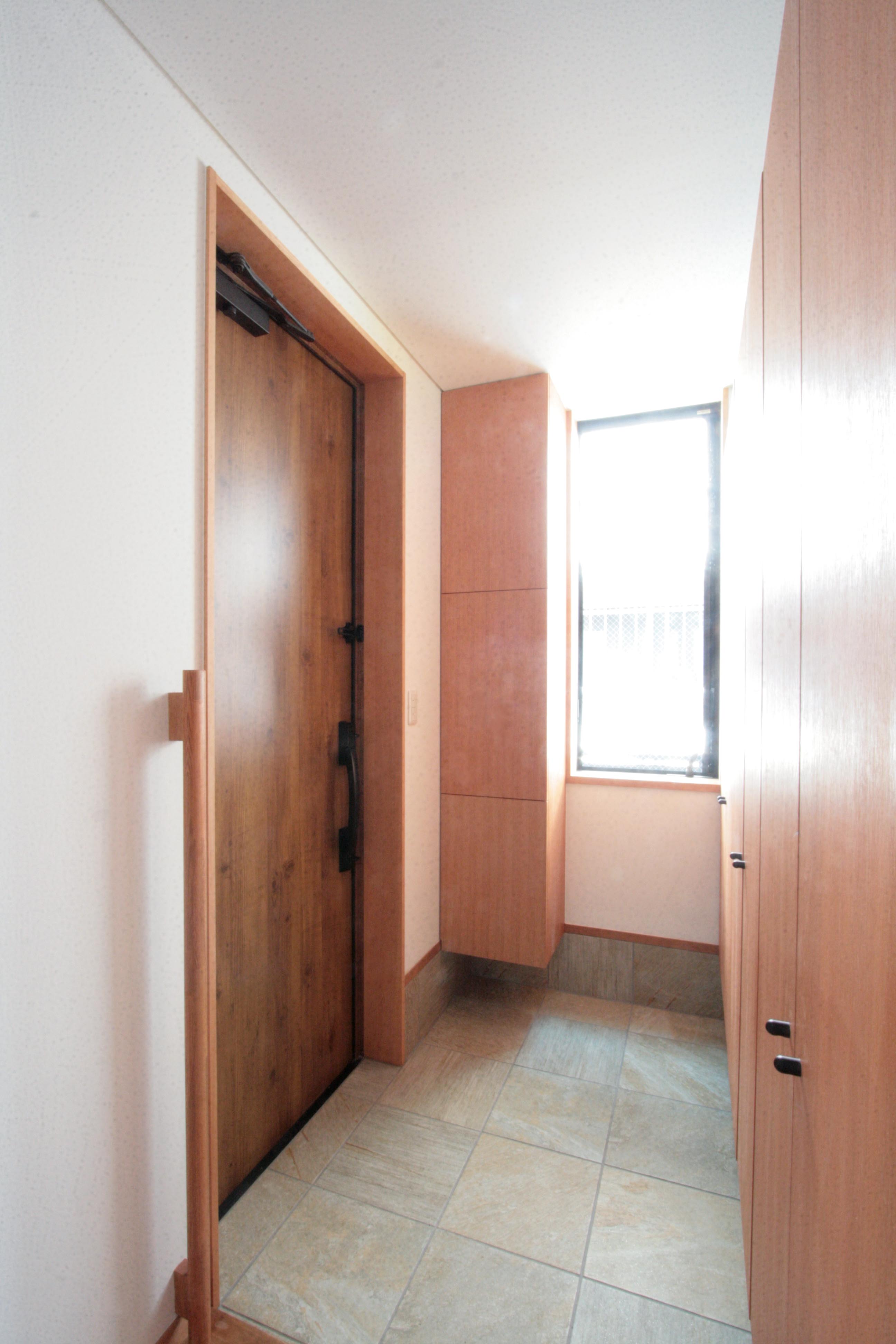 玄関（親世帯）