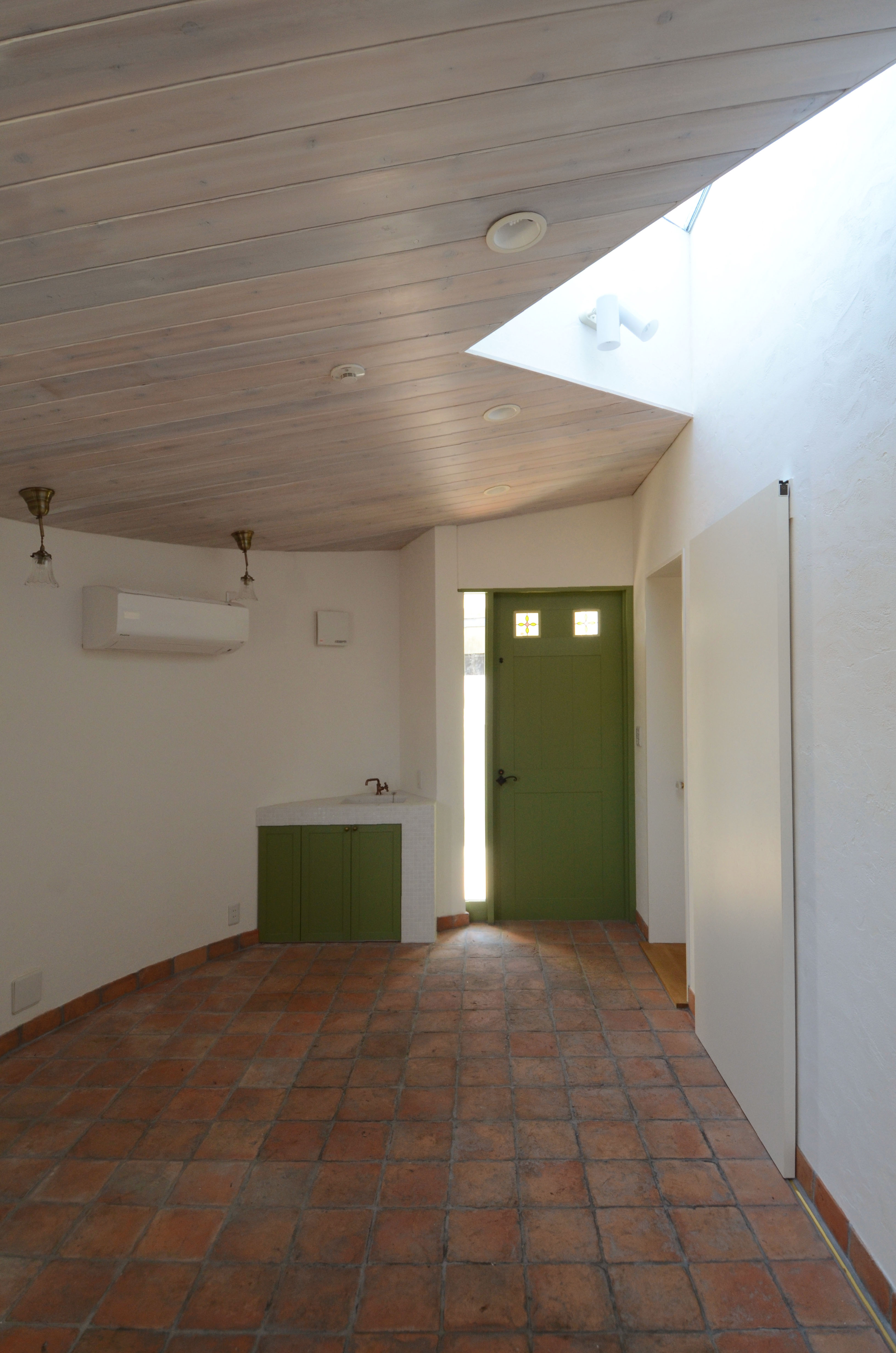 １階の洋室（華道教室）