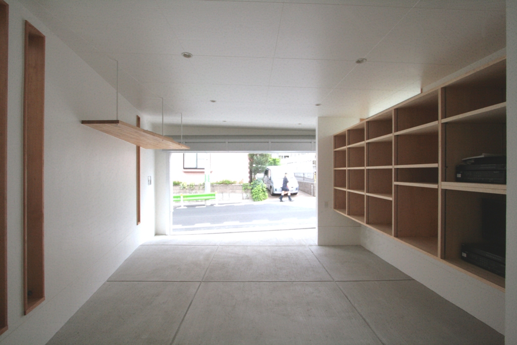 ゆったりとしたビルトインガレージ