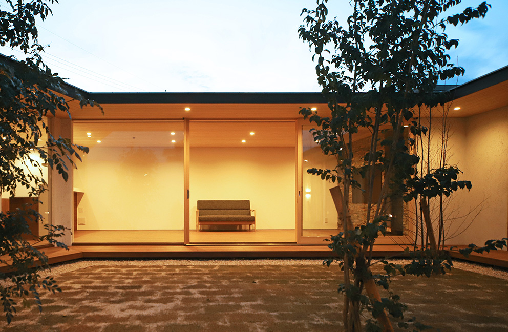 ichinokuta中庭からの夕景