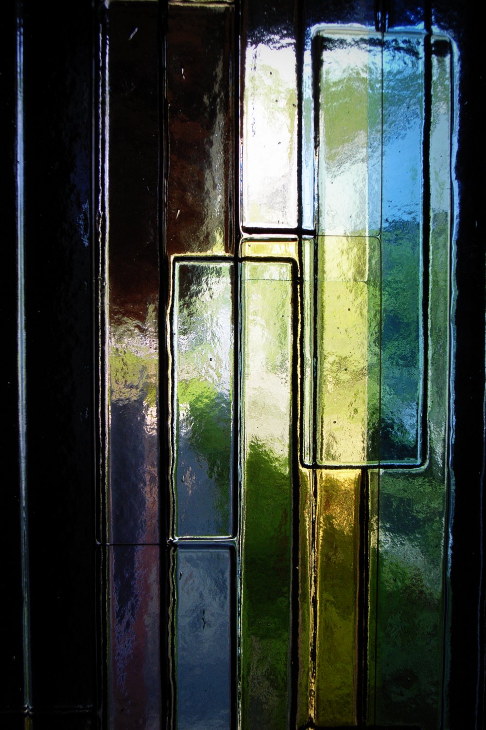 雷山の別荘｜玄関ドアのステンドグラス