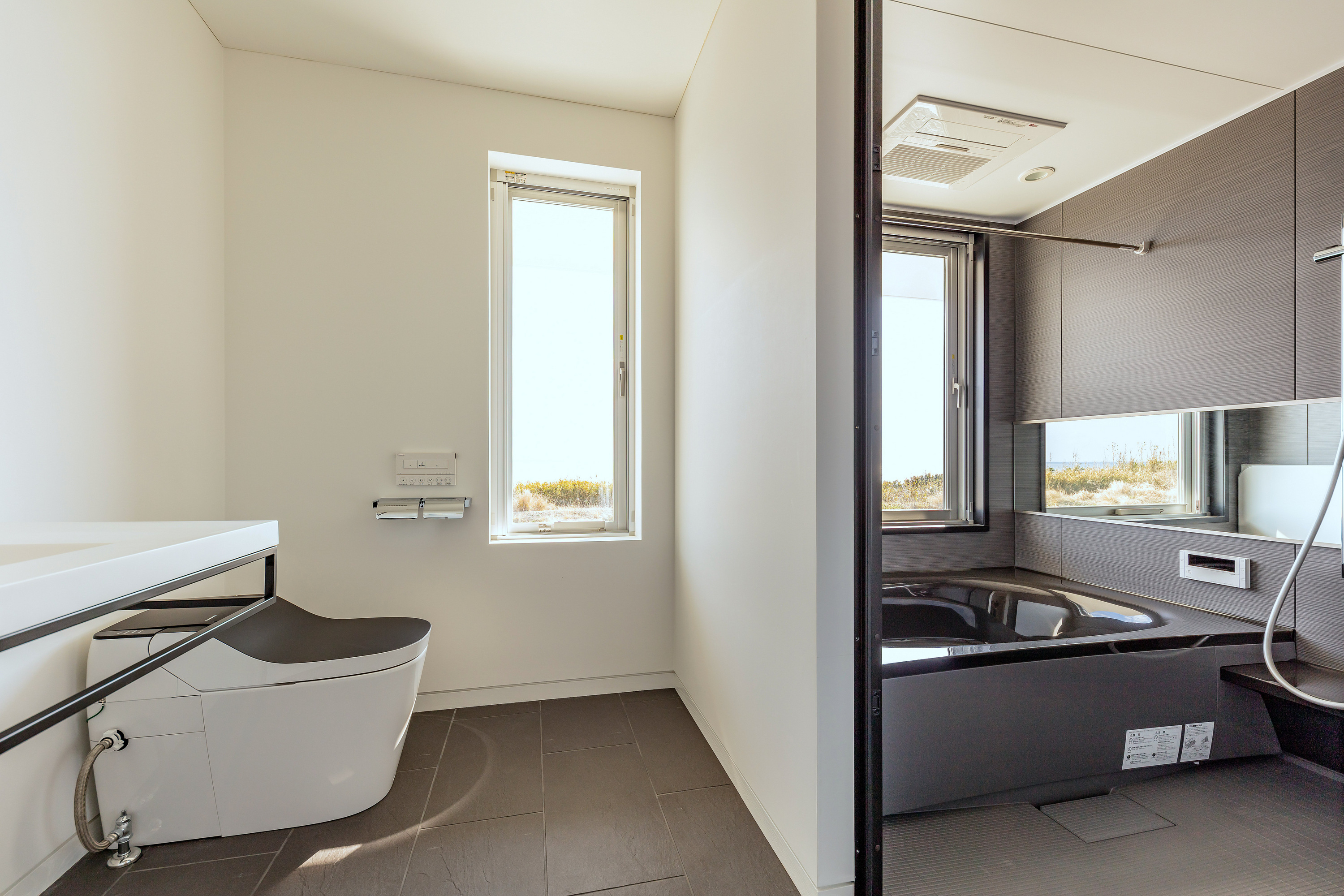 水平線の家｜ゲストルームのバスルーム