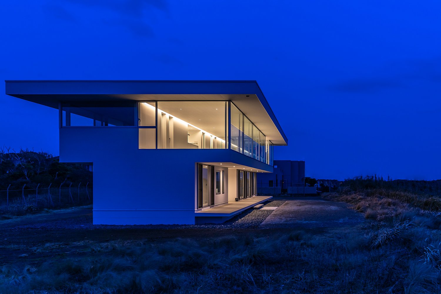 水平線の家｜建物外観　夜景