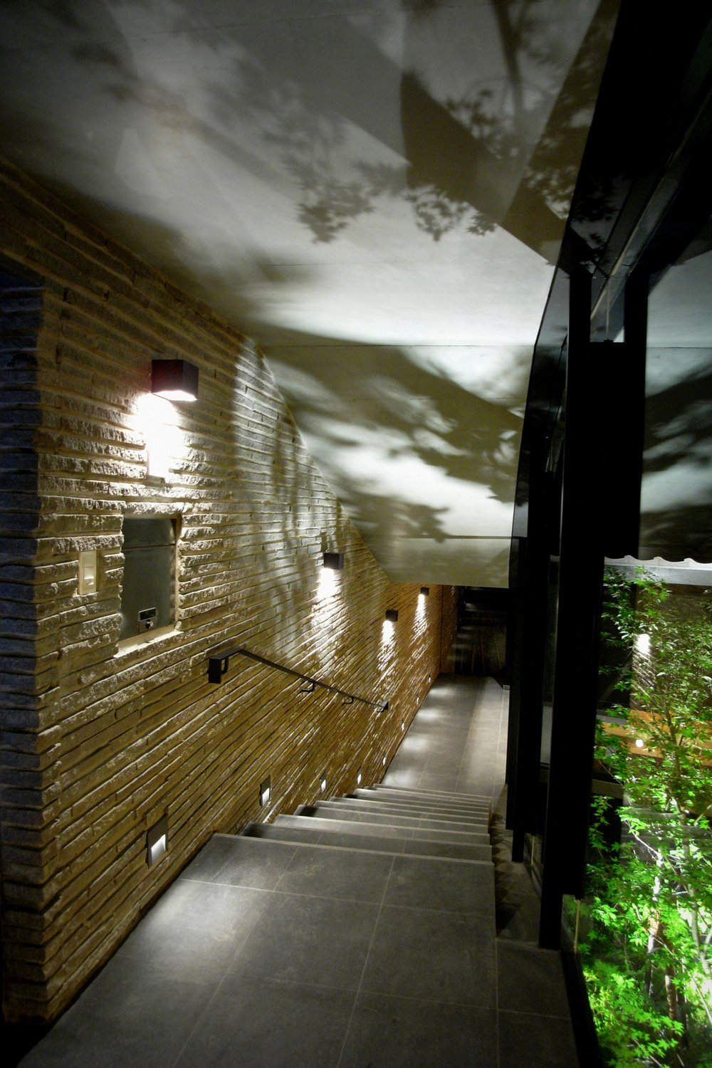 雷山の別荘｜エントランスの階段