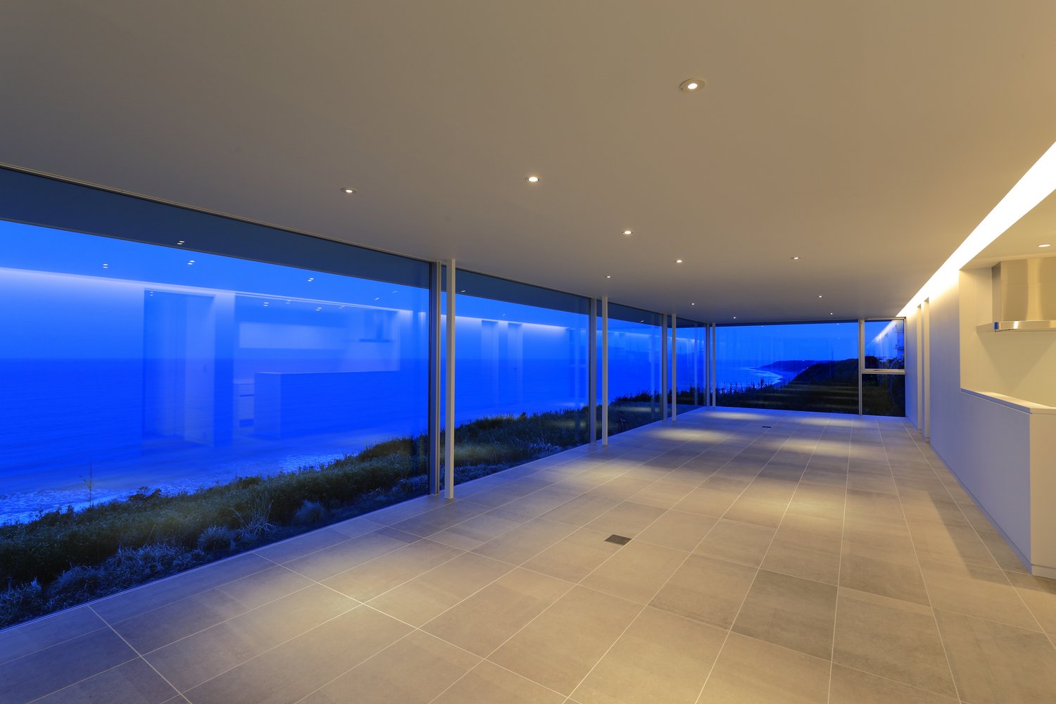 水平線の家｜リビングダイニング