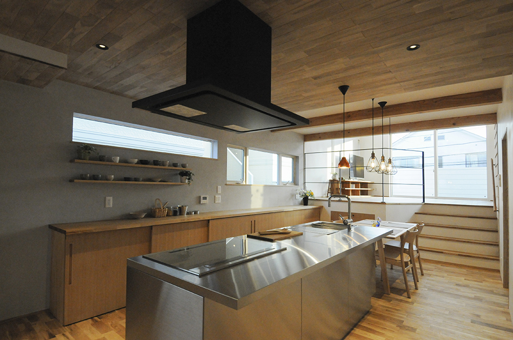 DKからスキップフロアーをのぞむ