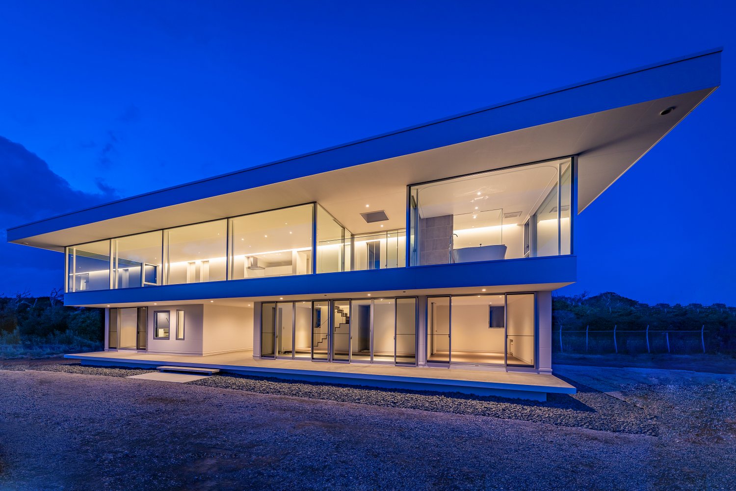 水平線の家｜建物外観　夜景