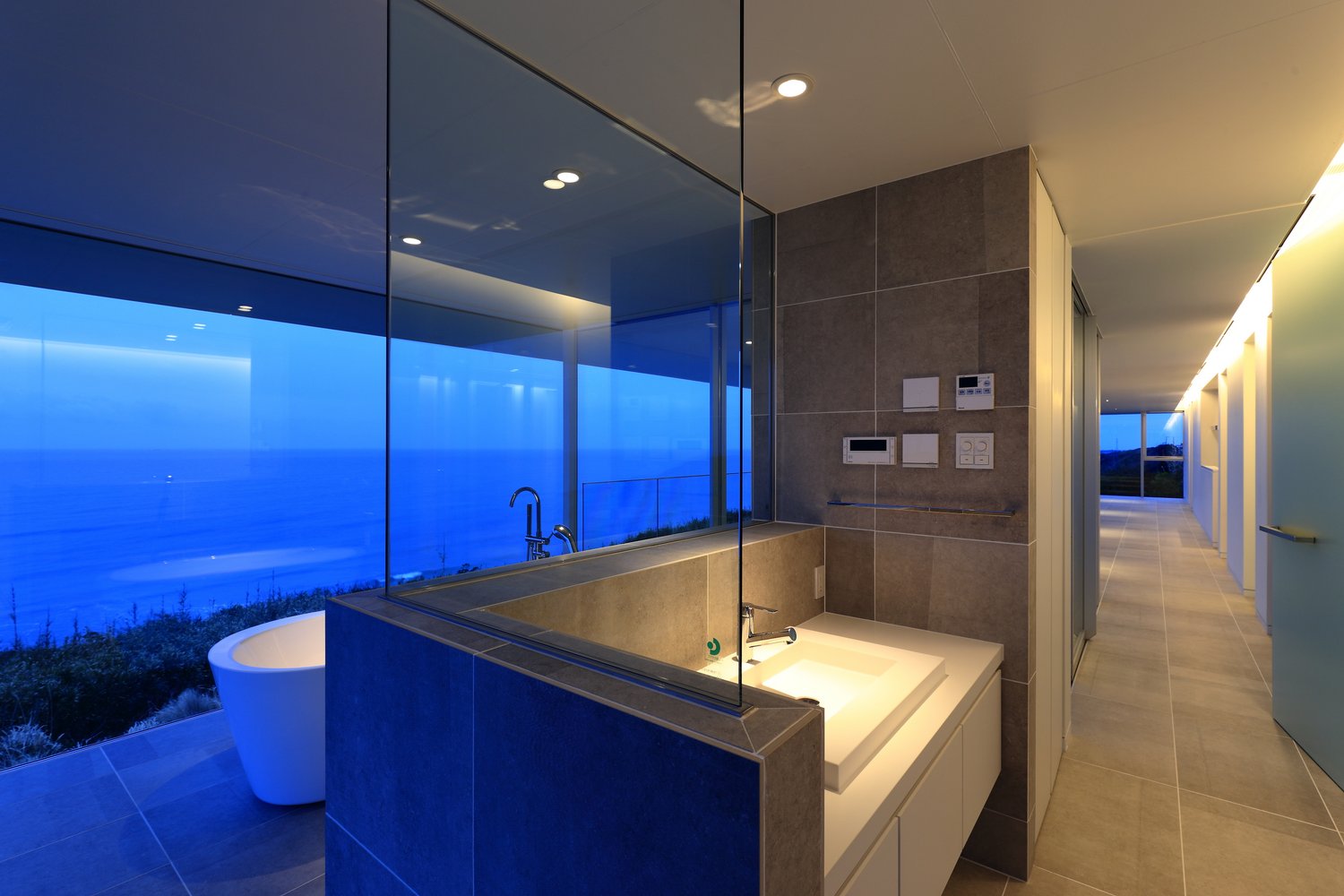 水平線の家｜バスルーム