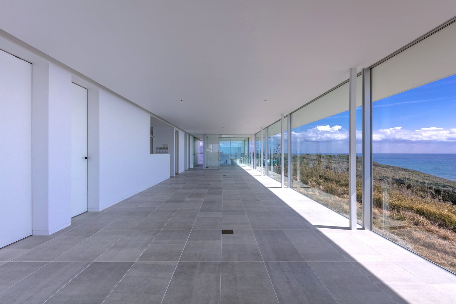 水平線の家｜リビングダイニング