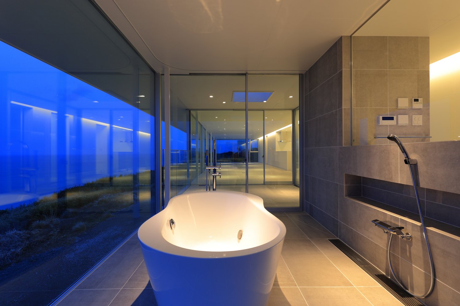 水平線の家｜バスルーム