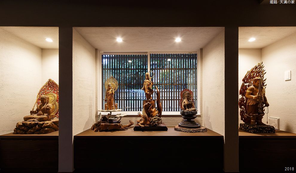 展示コーナーの仏像達