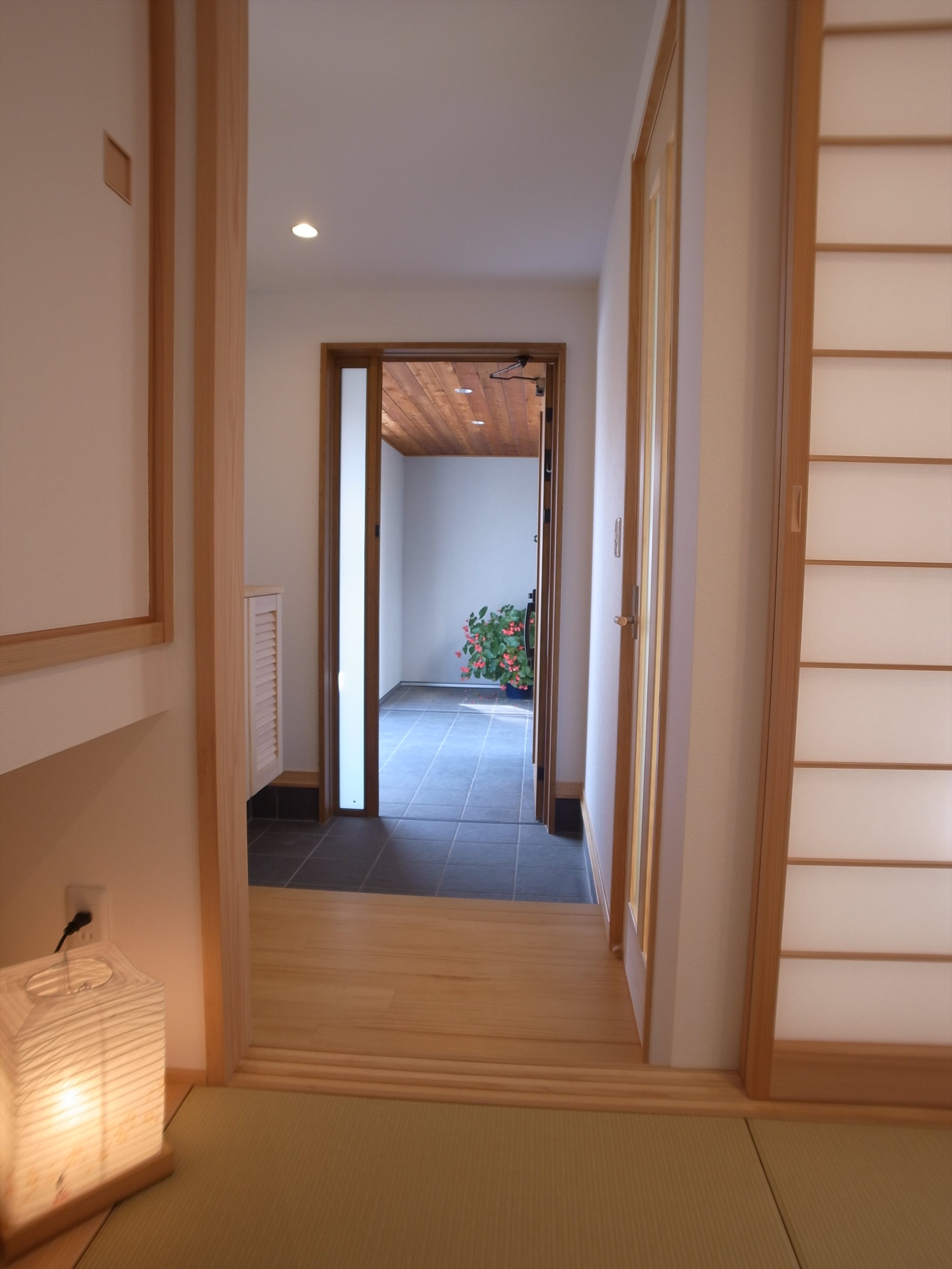 和室から玄関