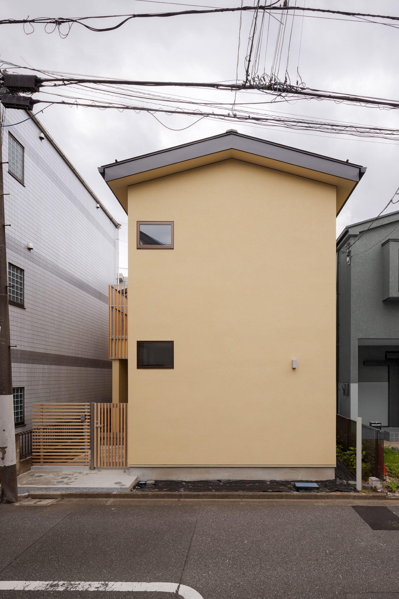 北側外観「斜め40do猫の家」