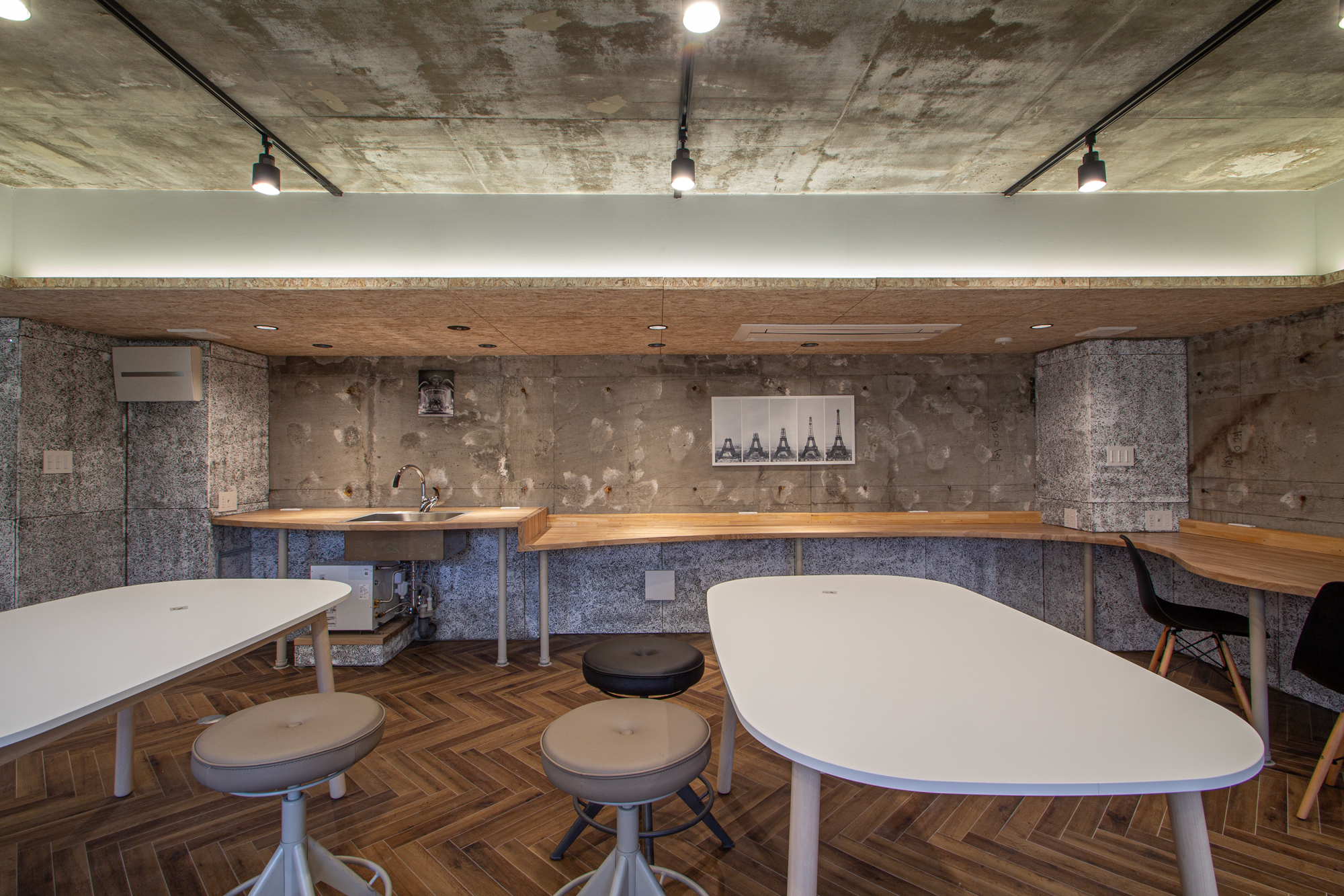 曲線のオフィス