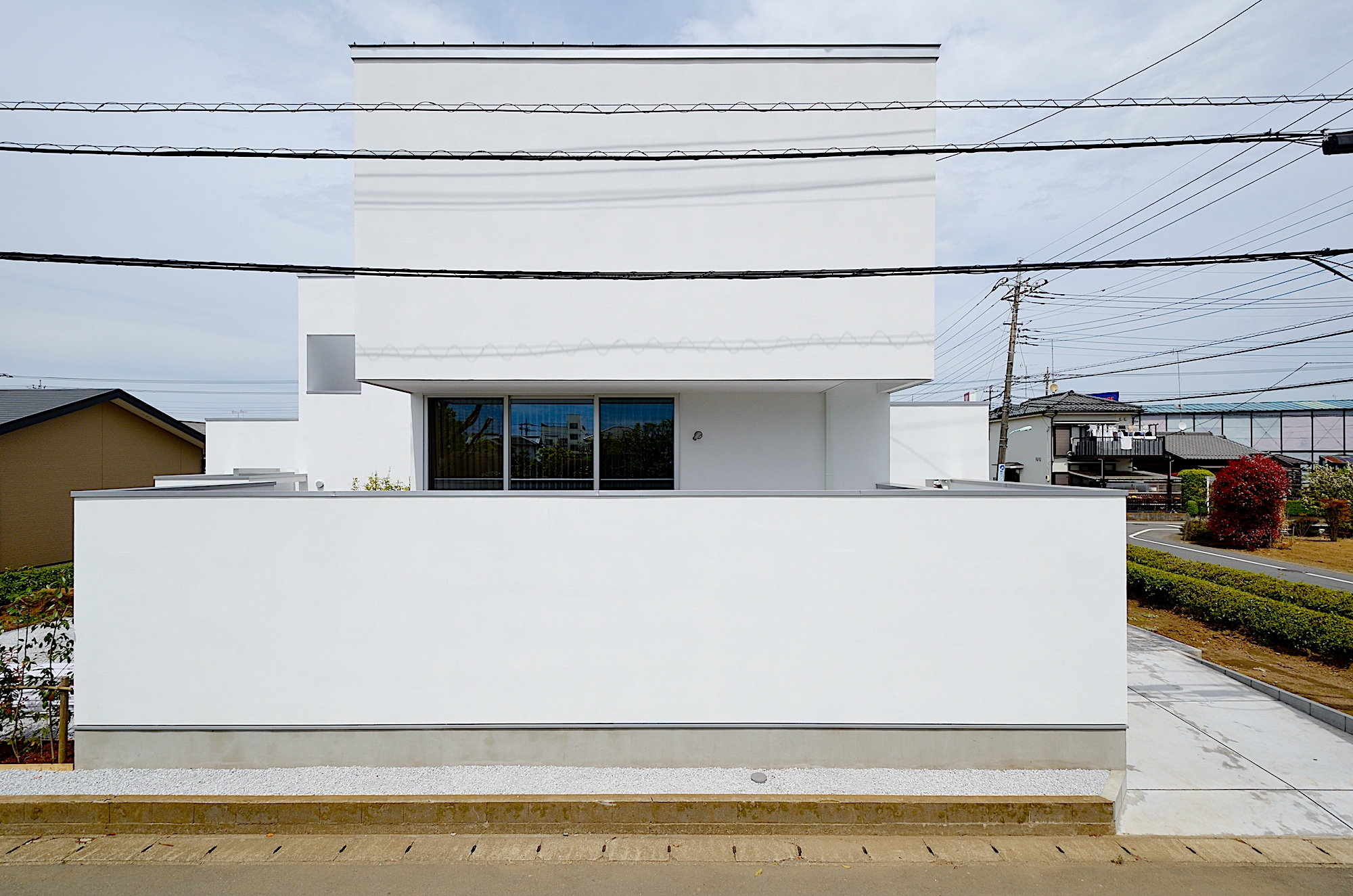 周辺環境との繋がりを抑制