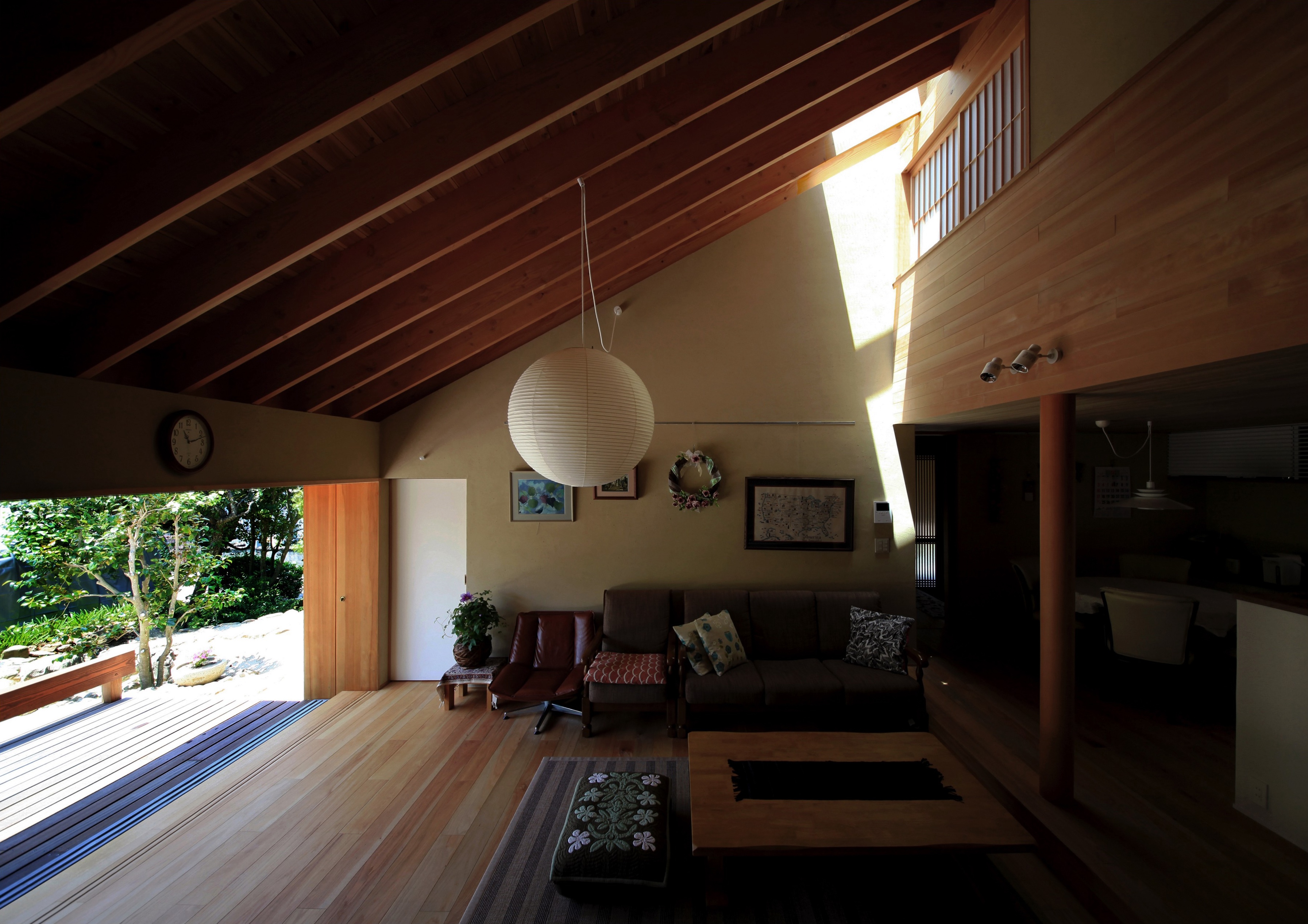 大屋根の家