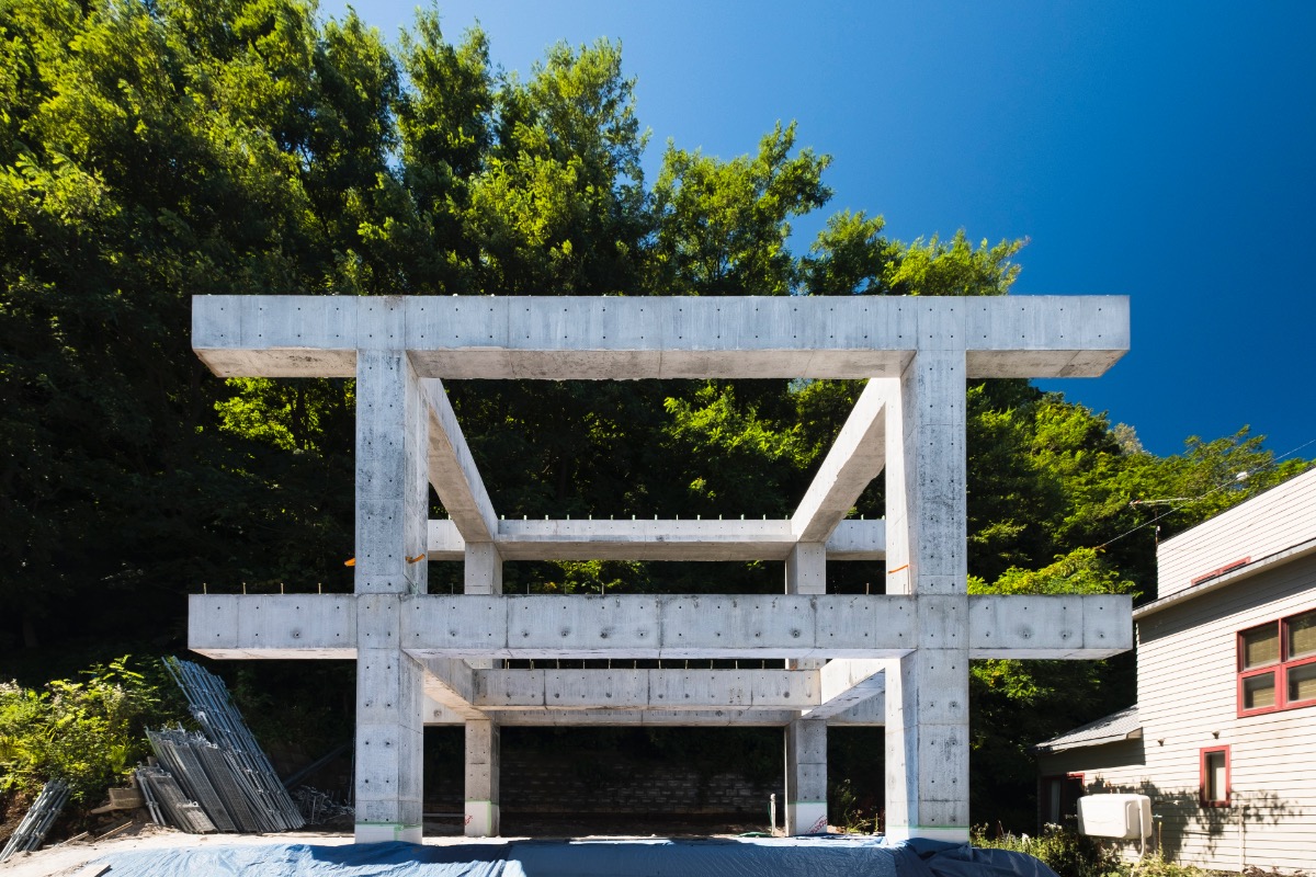 鳥居型の鉄筋コンクリート構造